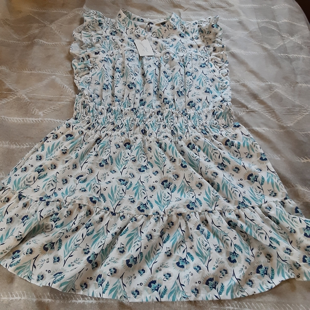 Universal thread flutter sleeves dress